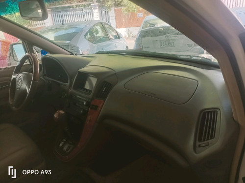 LexusRX300ឡានក្រដាស់ពន្ន,ឡានខ្ចៅខ្ចង់ថ្មីអត់បុកអត់ប៉ះអត់ច្រេះ, ឡានរៀបចំរួចហើយ។