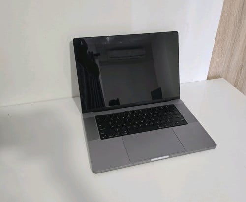 M1 Pro 16"