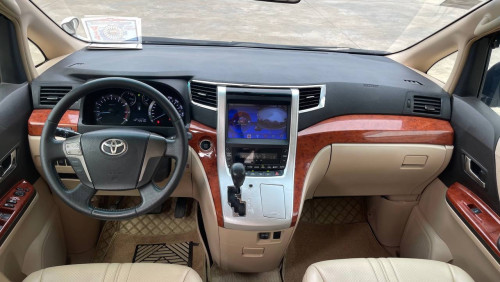 Toyota alphard 2012