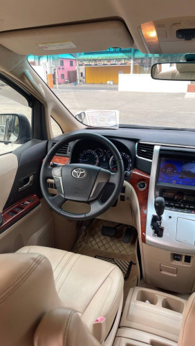 Toyota alphard 2012