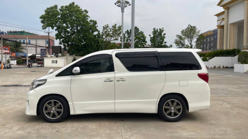 Toyota alphard 2012