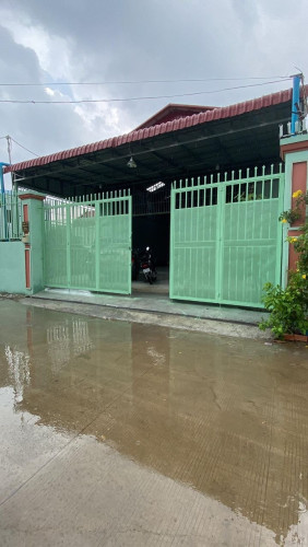 ឃ្លាំងសម្រាប់ជួល