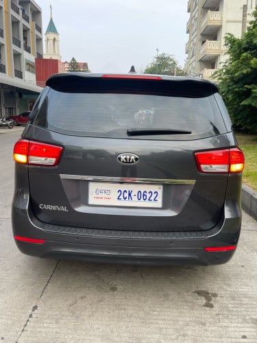 KIA Carnival 2015