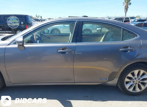 Lexus Es300h 2013 Full Option ឡានកាលីសុទ្ធ