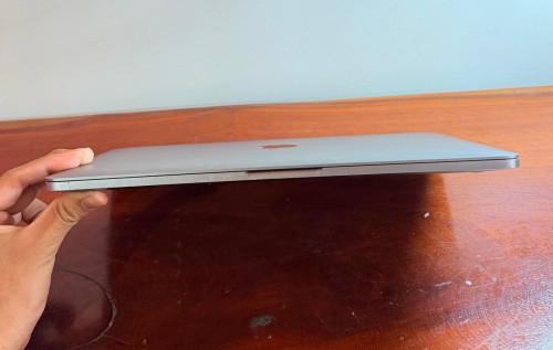 210$ MacBook Pro 13-inch 2017 | Core i5 | 8GB RAM | 256GB 230