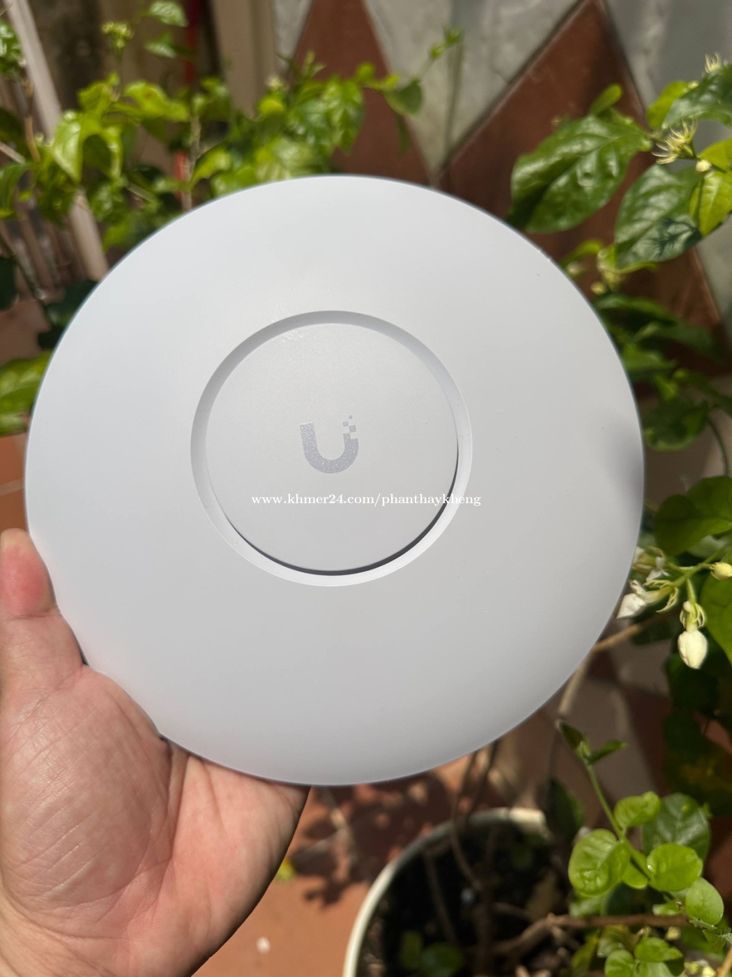 UniFi AP U6 Professional + Ceiling Mount (Special Price)