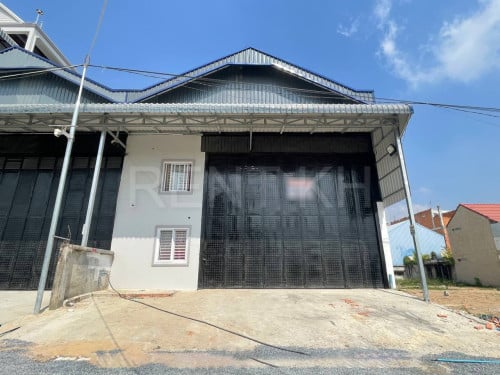ឃ្លាំងជួលនៅខណ្ឌសែនសុខ