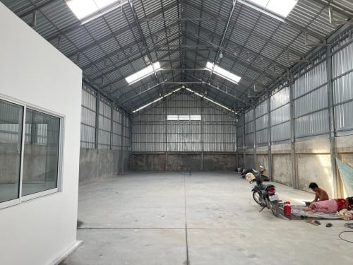 ឃ្លាំងសំរាប់ជួលនៅសែនសុខ
