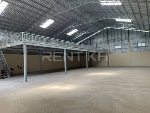 ឃ្លាំងជួលនៅជិតវត្តក្រាំងធ្នុង