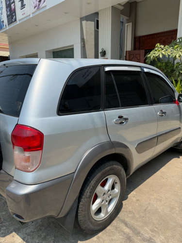 លក់ Rav4L 01 ឡានជិះផ្ទាល់ លក់ 92 ចរចារបានព្រោះត្រូវការលុយខ្លាំង
