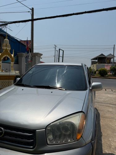 លក់ Rav4L 01 ឡានជិះផ្ទាល់ លក់ 92 ចរចារបានព្រោះត្រូវការលុយខ្លាំង