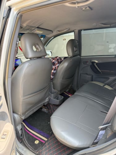 លក់ Rav4L 01 ឡានជិះផ្ទាល់ លក់ 92 ចរចារបានព្រោះត្រូវការលុយខ្លាំង