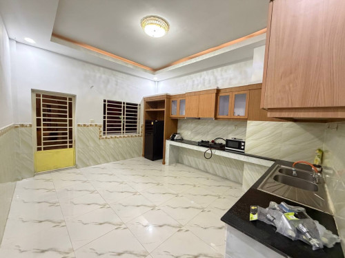 🏠房屋出租,4间卧室,5间浴室,租金：2000美元