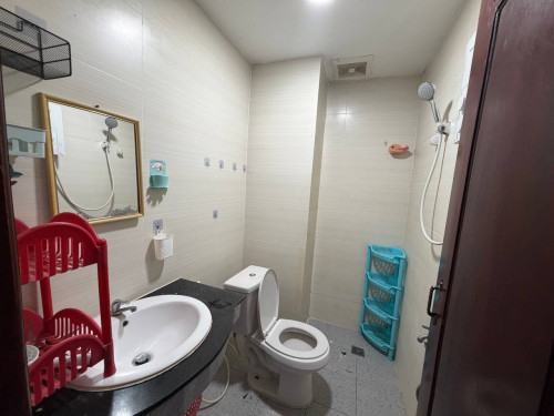 🏠房屋出租,4间卧室,5间浴室,租金：2000美元