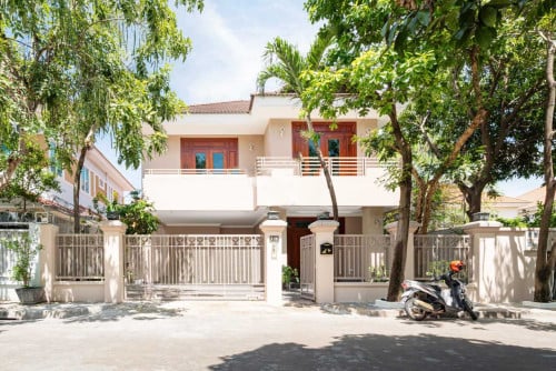 🏠វីឡាសម្រាប់ជួលនៅក្នុង បុរីឧទ្យាទន្លេបាសាក់ | Villa for Rent in Borey Basac Gaden City
