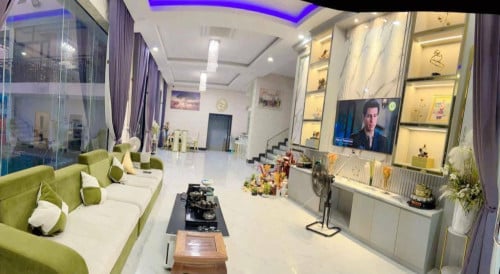 🏡 别墅出租✅ 6间卧室,7间浴室，游泳池✅ 价格8500美元