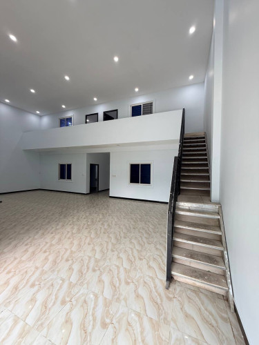 🏪三室商铺出租,24小时营业,租金1500美元