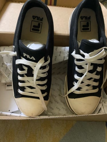 Fila unisex size 39-40 resale 25$ new 99% original price 80$