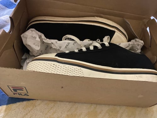 Fila unisex size 39-40 resale 25$ new 99% original price 80$
