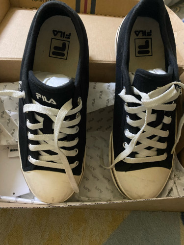 Fila unisex size 39-40 resale 25$ new 99% original price 80$