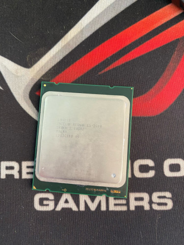 Intel xeon E5 2680 2.70Ghz have 2 pcs