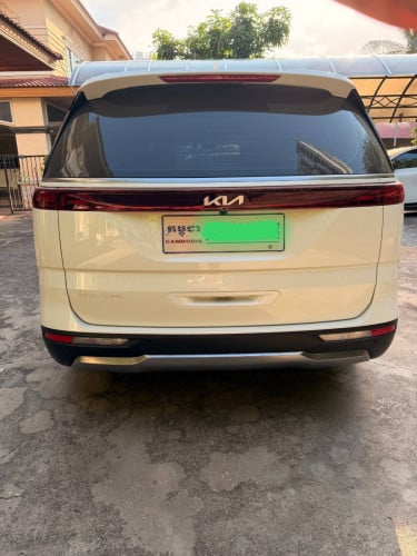 Kia Carnival 2023 White