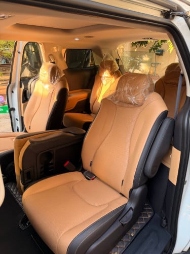 Kia Carnival 2023 White