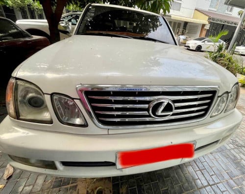 Lexus LX470 ឆ្នាំ99 សាំង+ហ្គាស់ហើយ បូមឡើងចុះនៅល្អ មានកាពីតាស់ ឡានស្អាតសាច់ដែកខ្ចី មានពន្ធ 9200$