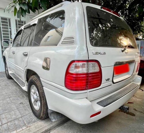 Lexus LX470 ឆ្នាំ99 សាំង+ហ្គាស់ហើយ បូមឡើងចុះនៅល្អ មានកាពីតាស់ ឡានស្អាតសាច់ដែកខ្ចី មានពន្ធ 9200$
