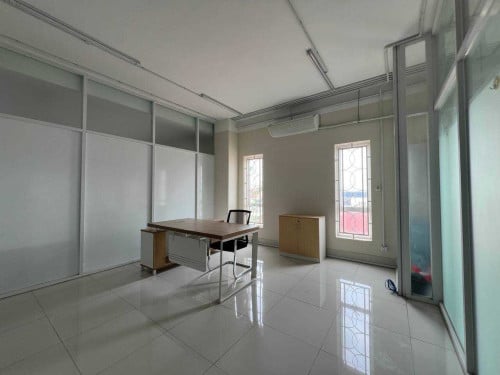 Office for rent at Sangkat Boeng Kak 2  TK    (Of-054)ការិយាល័យជួលនៅទួលគោក បឹកកក់ទី2