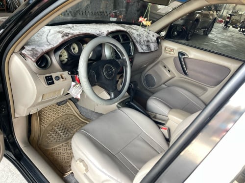 RAV 4 ឆ្នាំ 2001 ឡានស្អាត គ្រឿងក្នុងថ្មី មិនបុកមិនប៉ះ មុខក្រោយស្អាត