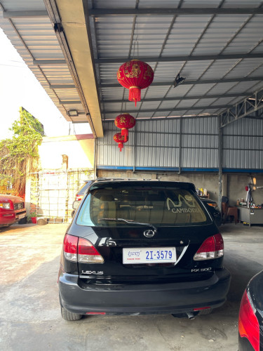 RX 300 ឆ្នាំ 1999 ឡានស្អាត គ្រឿងក្នុងថ្មី មិនបុកមិនប៉ះ មុខក្រោយស្អាត