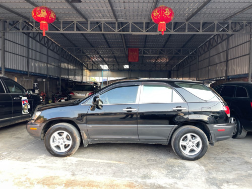 RX 300 ឆ្នាំ 1999 ឡានស្អាត គ្រឿងក្នុងថ្មី មិនបុកមិនប៉ះ មុខក្រោយស្អាត