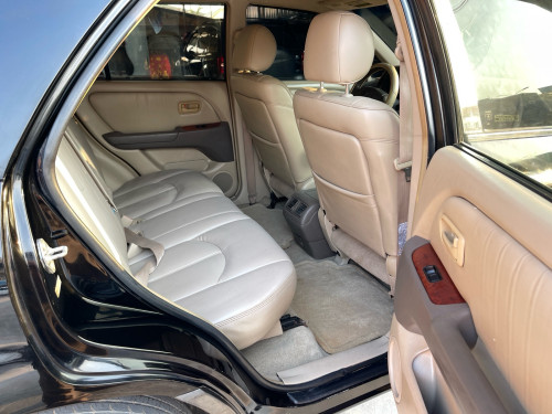 RX 300 ឆ្នាំ 1999 ឡានស្អាត គ្រឿងក្នុងថ្មី មិនបុកមិនប៉ះ មុខក្រោយស្អាត