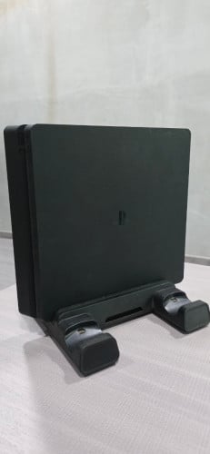 Sell ps4 slim SSD Samsung 500G JB two original controller.