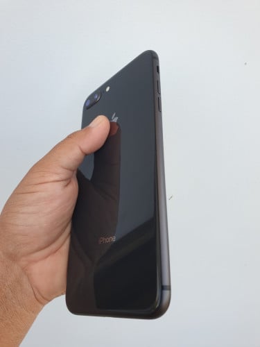 To sell iPhone 8plus 64GB LLA សាណុំសុីន មិនដែលគាស់