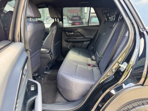 TOYOTA YARIS CROSS 2024