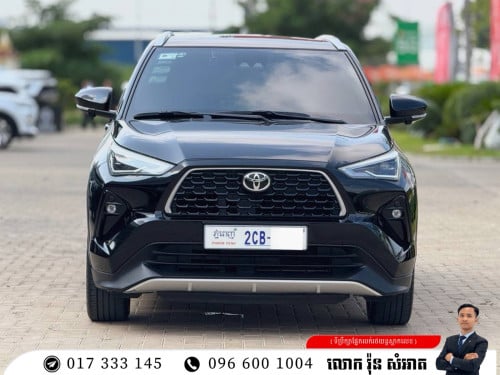 TOYOTA YARIS CROSS 2024
