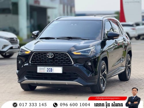 TOYOTA YARIS CROSS 2024