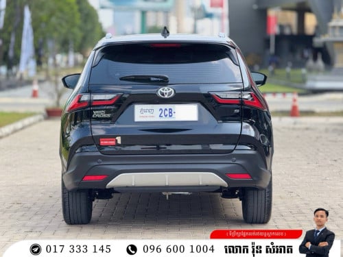 TOYOTA YARIS CROSS 2024