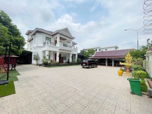 Villa for Rent in Kok Khelang Sangkat, Sen Sok District