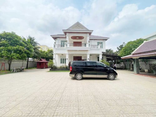 Villa for Rent in Kok Khelang Sangkat, Sen Sok District