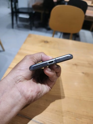 Xiaomi 11Ultra 8g/256g_CH(វៃដូរបាន)👉$175