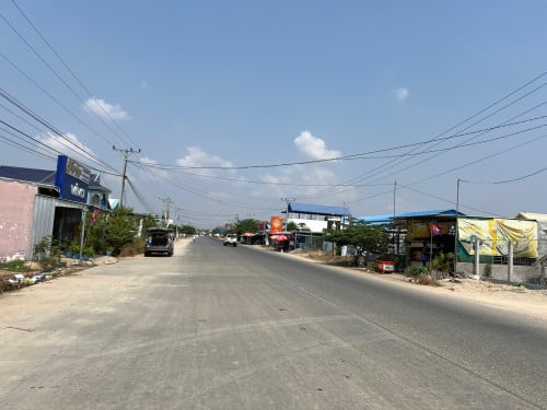 ដីលក់នៅទន្លេបាទី