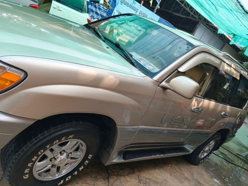ឡានស្អាត មិនបុកប៉ះ