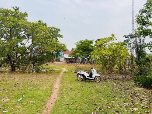 ដីនិងផ្ទះលក់បន្ទាន់