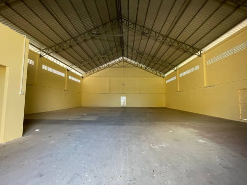 ឃ្លាំងសម្រាប់ជួលនៅសែនសុខ