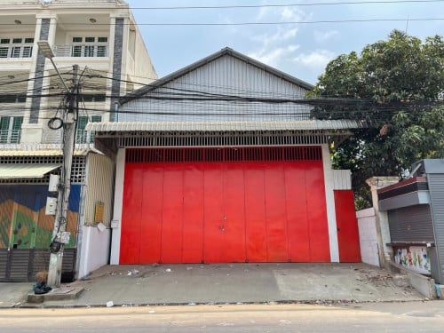 ឃ្លាំងសម្រាប់ជួលនៅសែនសុខ