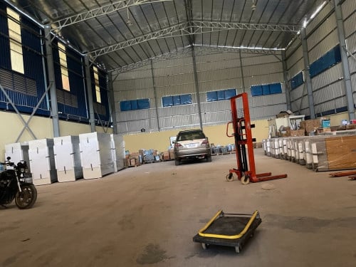 ឃ្លាំងសម្រាប់ជួលនៅសែនសុខ