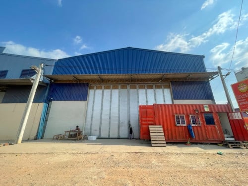 ឃ្លាំងសម្រាប់ជួលនៅសែនសុខ
